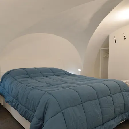 Apartment G House *